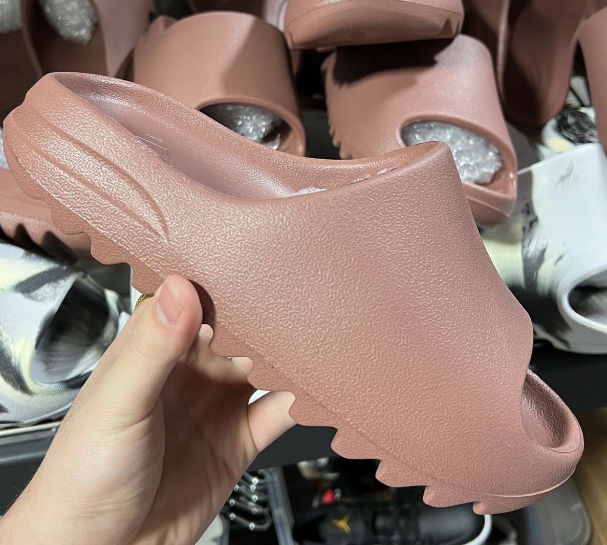 adidas yeezy slides red